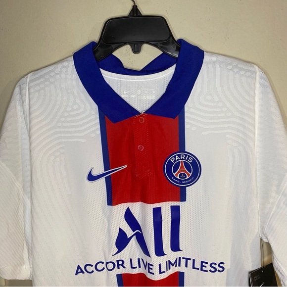 Nike Paris Saint Germaine Men’s Jersey - Picture 2 of 4